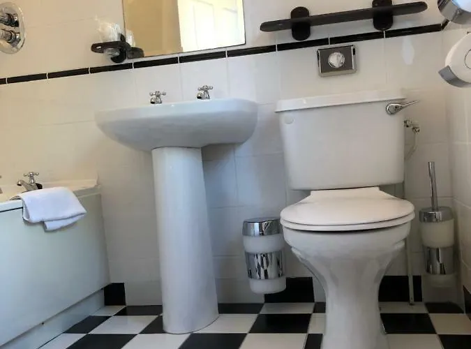 Amber Hill Bed & Breakfast 3*